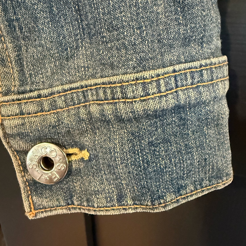 Vintage Levi's Light Blue Cropped Denim Jacket - Picture 4 of 7